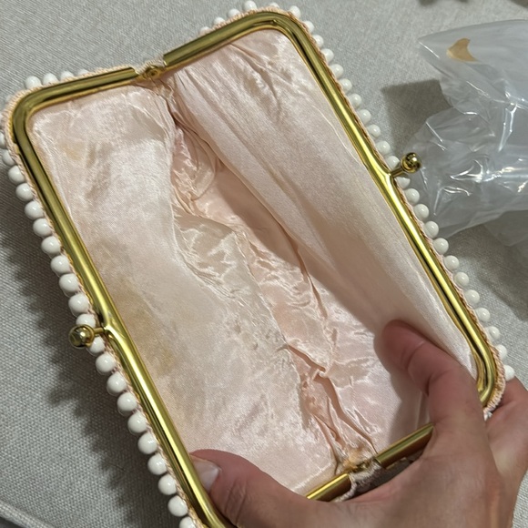 Vintage Candy Dot Clutch-White-Gold Toned Metal Trim-9x5-Kiss Lock Closure - Picture 16 of 16